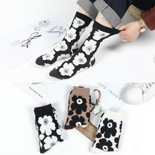 Load image into Gallery viewer, Girly Cute Ins Wind Flower Socks Cotton Mid-Tube Socks