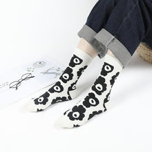 Load image into Gallery viewer, Girly Cute Ins Wind Flower Socks Cotton Mid-Tube Socks