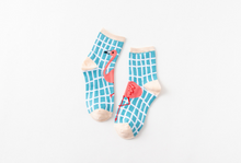 Load image into Gallery viewer, Vertical polka dot wavy flamingo cotton tube stockings