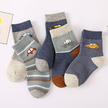 Load image into Gallery viewer, Medium sized children's socks