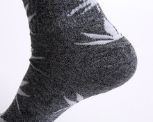 Load image into Gallery viewer, Threaded Tube Maple Leaf Printed Cotton Socks