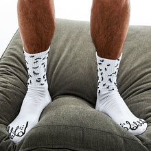 Load image into Gallery viewer, Middle and high tube casual socks
