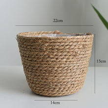 Load image into Gallery viewer, Straw flower basket
