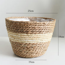 Load image into Gallery viewer, Straw flower basket
