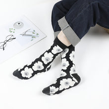 Load image into Gallery viewer, Girly Cute Ins Wind Flower Socks Cotton Mid-Tube Socks

