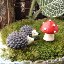 Load image into Gallery viewer, Micro Landscape Decoration Set Eco Bottle Accessories Succulent Decoration Mini Cute Animal Three-Piece Jewelry Decoration
