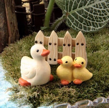 Load image into Gallery viewer, Micro Landscape Decoration Set Eco Bottle Accessories Succulent Decoration Mini Cute Animal Three-Piece Jewelry Decoration
