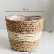 Load image into Gallery viewer, Straw flower basket
