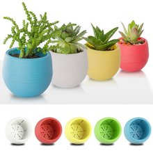 Load image into Gallery viewer, Round plastic plant pot
