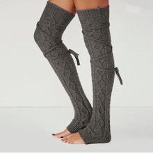 Load image into Gallery viewer, Solid color knee socks
