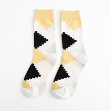 Load image into Gallery viewer, Japanese retro college wind color skateboarding personality stockings Korean version piled socks
