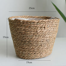 Load image into Gallery viewer, Straw flower basket
