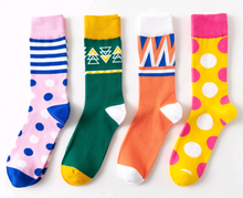 Load image into Gallery viewer, Contrast men's personality cotton socks geometric stockings
