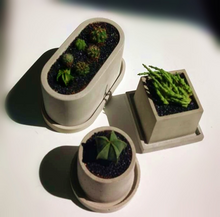 Load image into Gallery viewer, Large oval cement flowerpot mould

