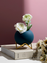 Load image into Gallery viewer, Round Ceramic Plant Pot With Gold Metal Holder
