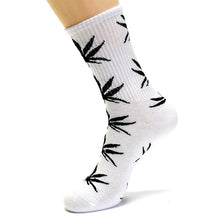 Load image into Gallery viewer, Threaded Tube Maple Leaf Printed Cotton Socks
