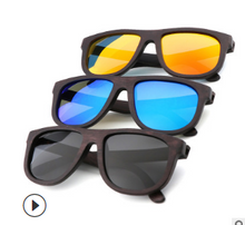 Load image into Gallery viewer, bamboo sunglasses polarized Lenses  Handmade
