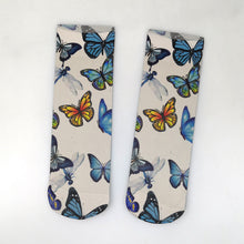 Load image into Gallery viewer, Autumn And Winter Medium Tube Stockings Elastic Retro Print Calf Socks Big Flower Pattern
