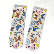 Load image into Gallery viewer, Autumn And Winter Medium Tube Stockings Elastic Retro Print Calf Socks Big Flower Pattern
